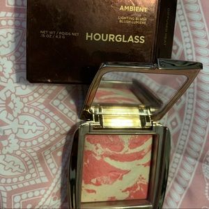 Hourglass Ambient Lighting Blush in Diffused Heat